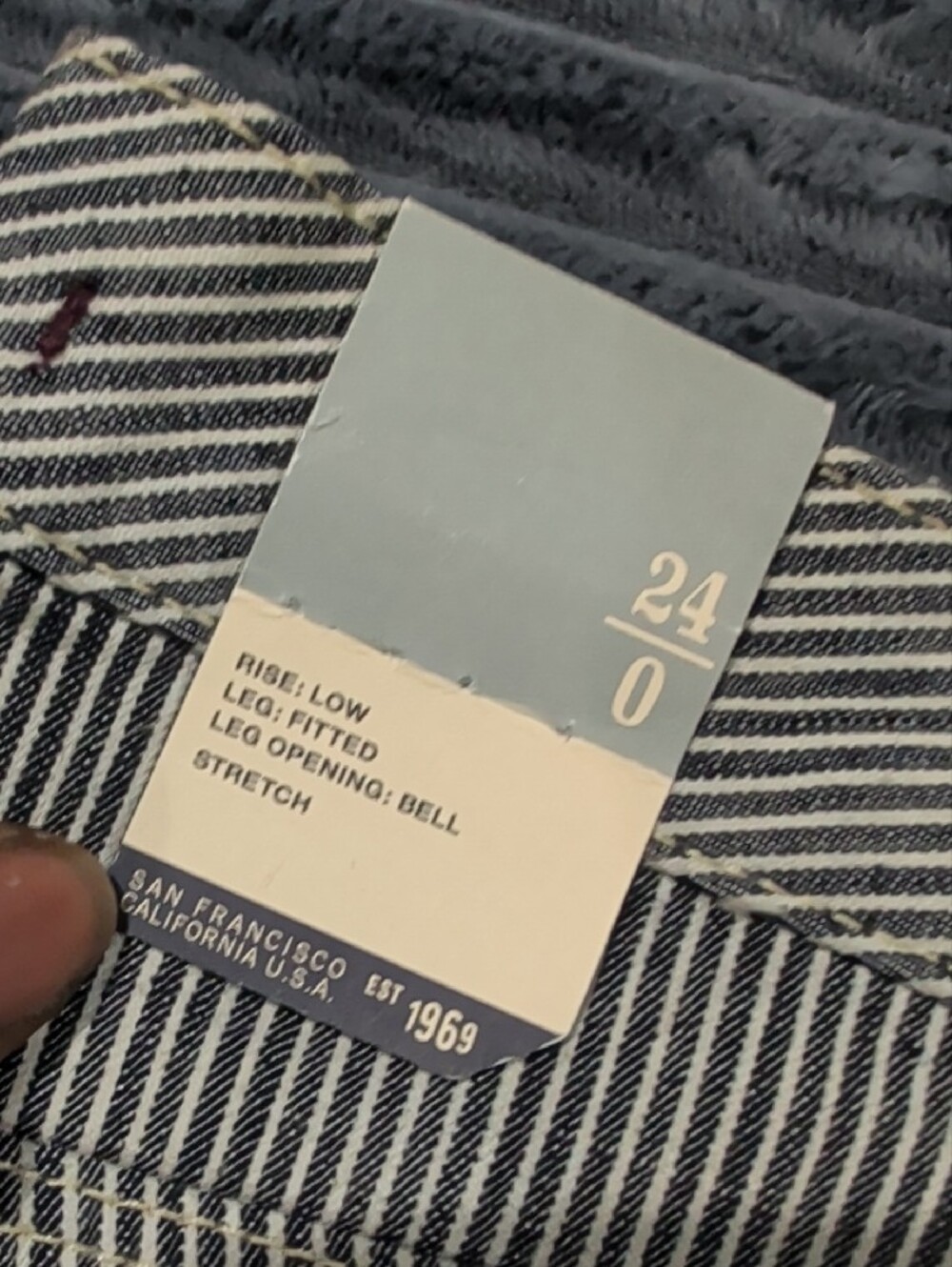 GAP•Low Rise Fitted Stretch Flare - Picture 2 of 9